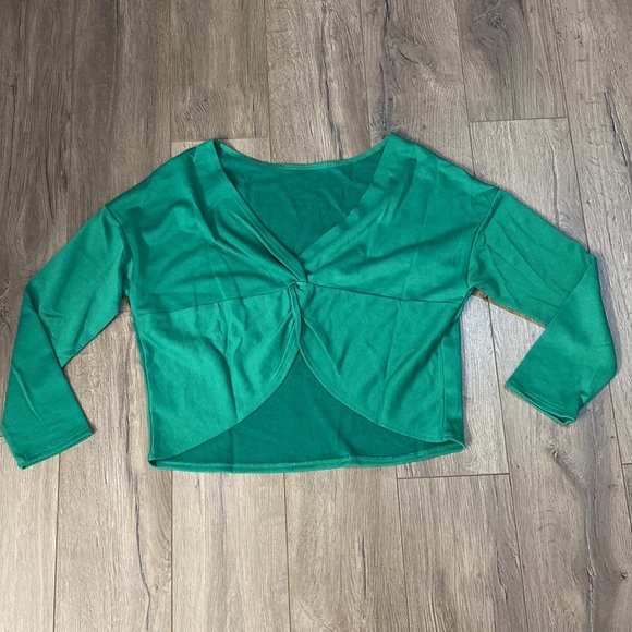 SHEIN OVERSIZED GREEN OFF SHOULD CRISS CROSS OPEN BACK XS NEVER WORN! Brand new - Picture 4 of 4